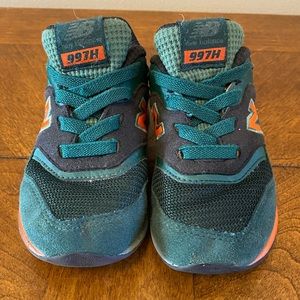 New Balance 997H Toddler Sneakers size 7.5, great pre-owned condition